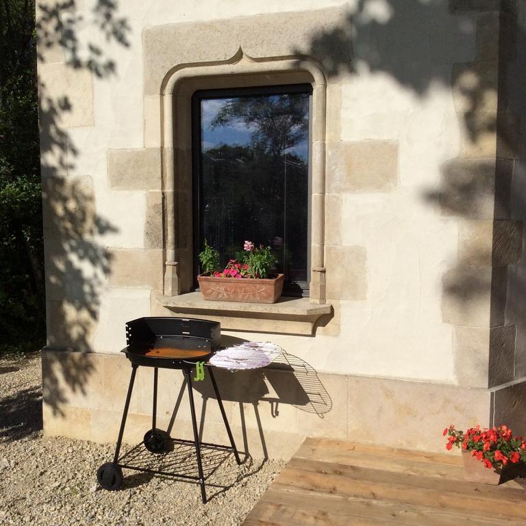 Hexagonal Tower For 2 With Shared Pool Villa Semur-en-Auxois Exterior foto